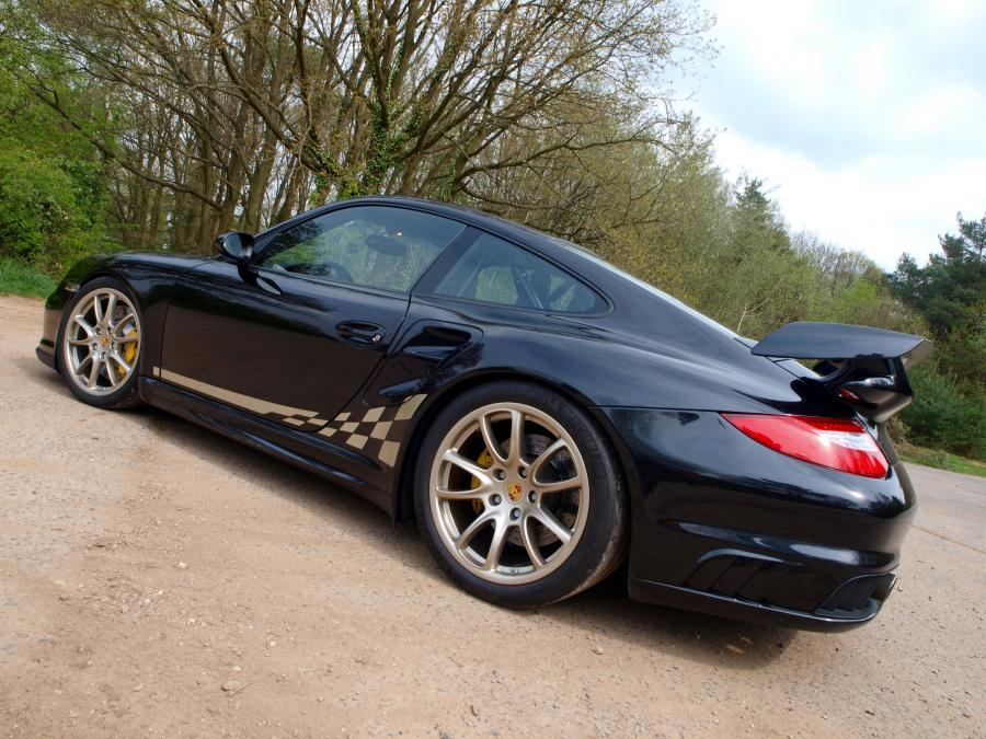  Porsche 911 GT2 by McChip-DKR 2011 года  (фото 4 из 6)